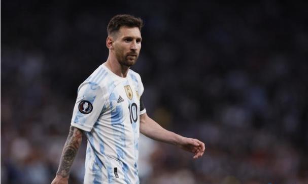 南希·佩洛西退休：特朗普称她“邪恶且腐败”，MAGA女将则敬佩她